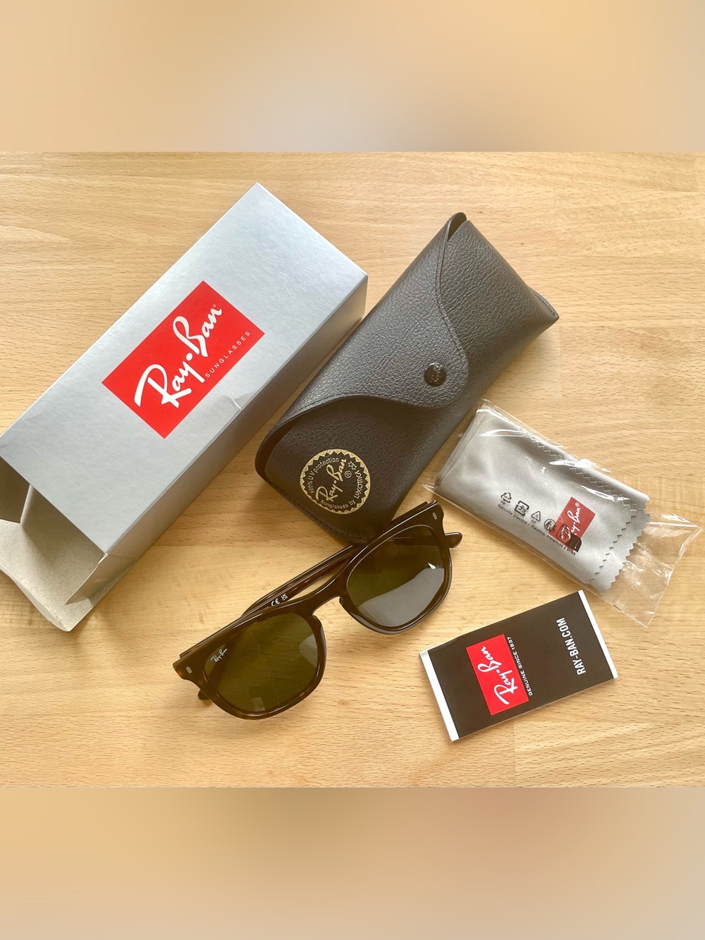 NEW Ray-Ban RB2210 Sunglasses * Frame: Havana * Lens: Green (Crystal Standard)